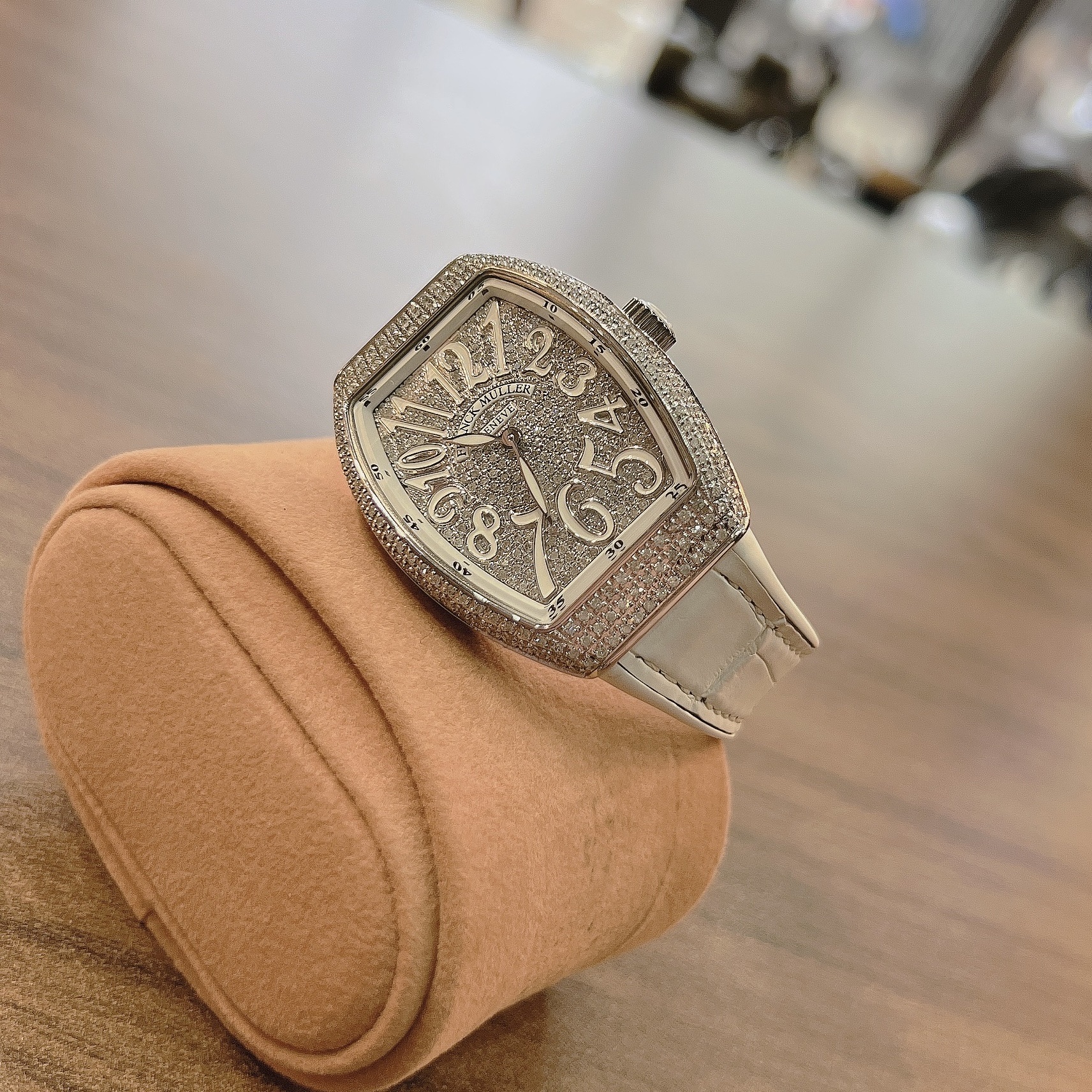 Đồng hồ Nữ Franck Muller Vanguard V32 Full Kim Cương Chính Hãng