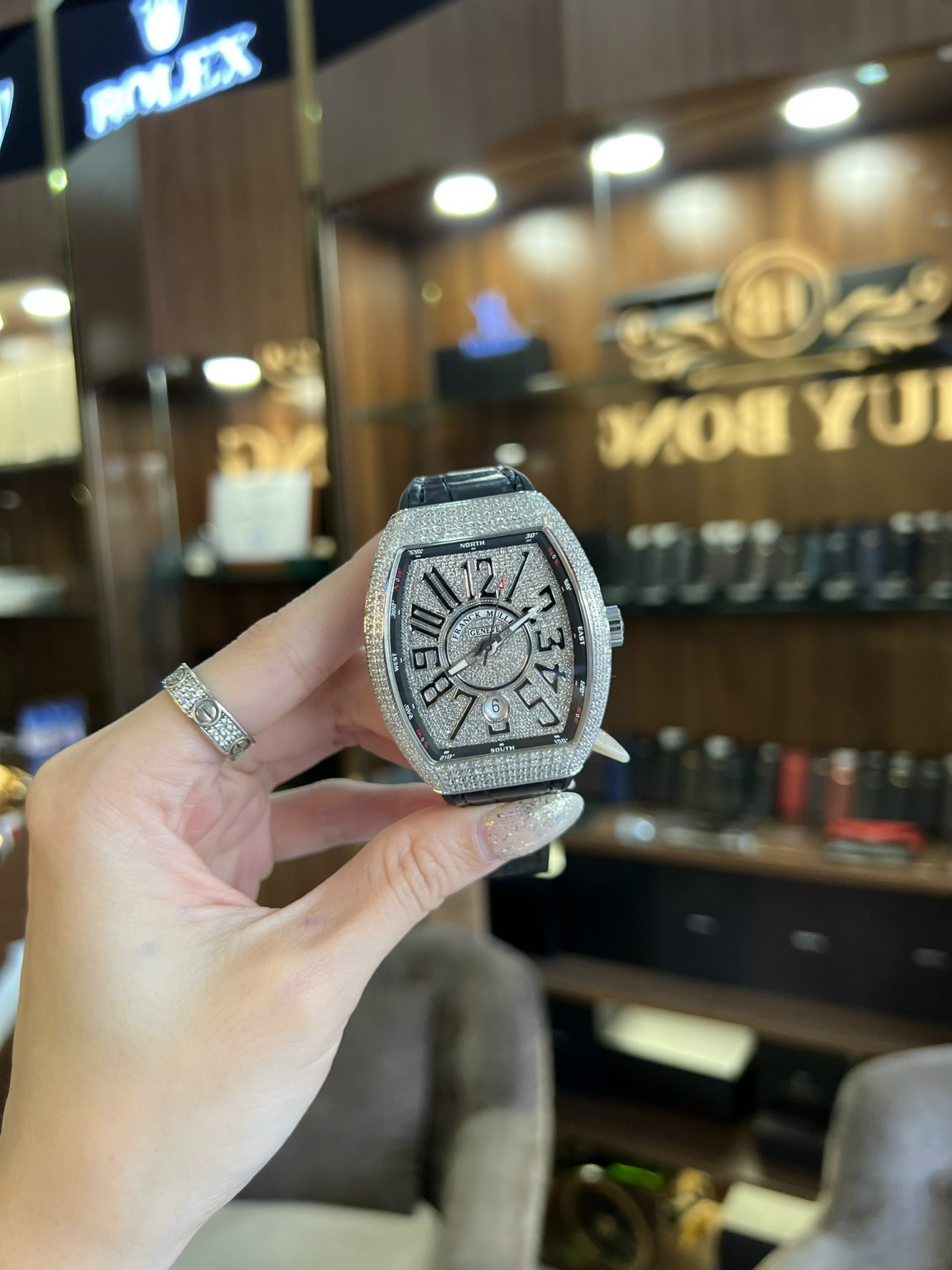 Đồng hồ nam Franck Muller V41 Black Full Diamond