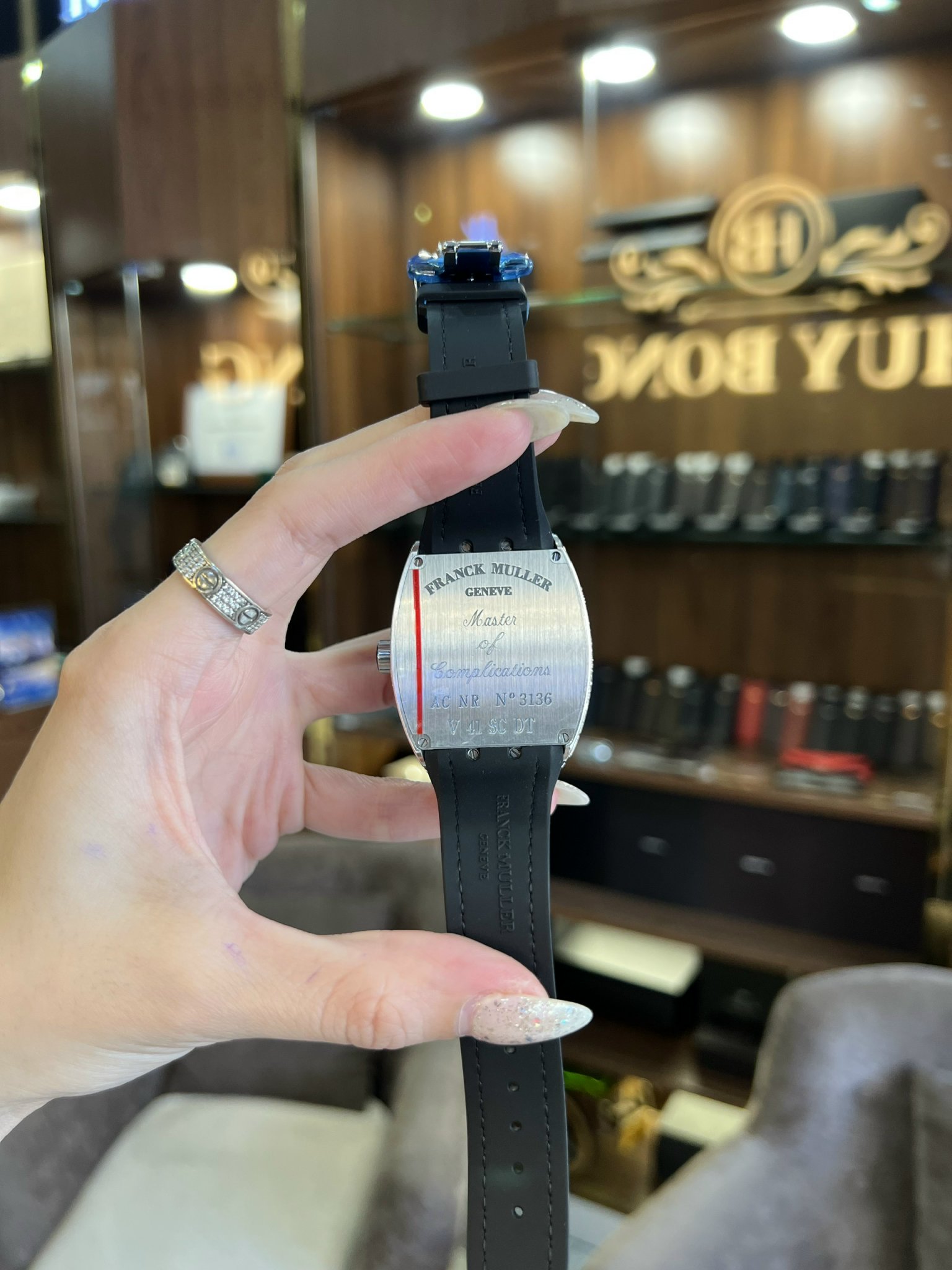 Đồng hồ nam Franck Muller V41 Black Full Diamond